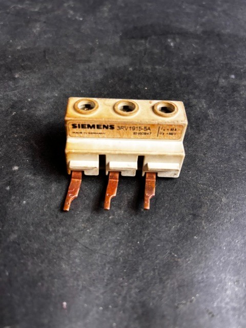 SIEMENS 3RV1915-5A TERMINAL BUSBAR ($4 OBO)