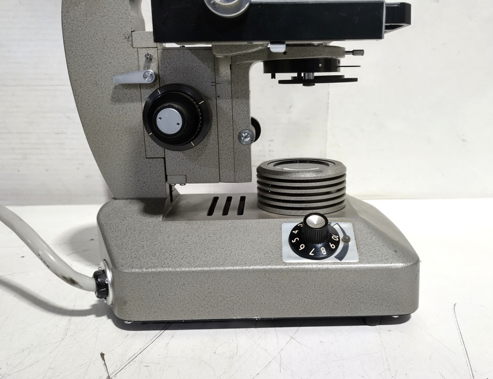 Olympus Tokyo Japan 256547 120V 20W Vintage Binocular Microscope – Untested
