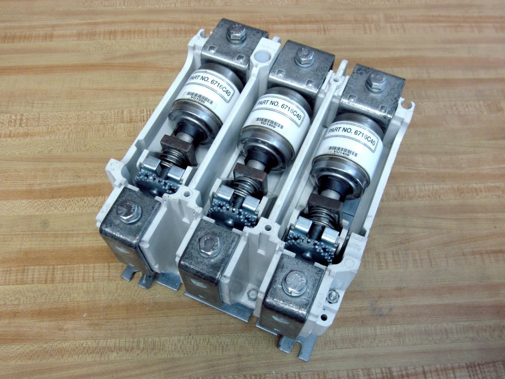 Eaton V201KTCJZ1 Vacuum Contactor w/3 6716C40
