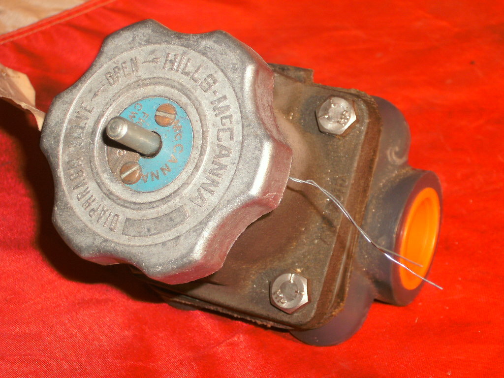 HILLS MCCANNA FIG. 6 INDICATING DIAPHRAGM VALVE 1″ NPT NEOPRENE/PVC BODY