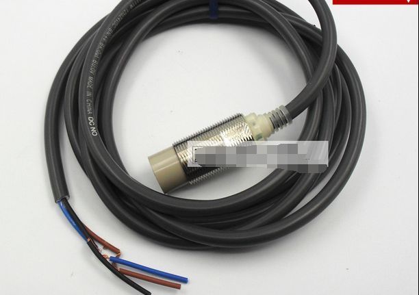 1PC Omron E2E-X10E1-Z Proximity Sensor 12-24VDC New Expedited Shipping