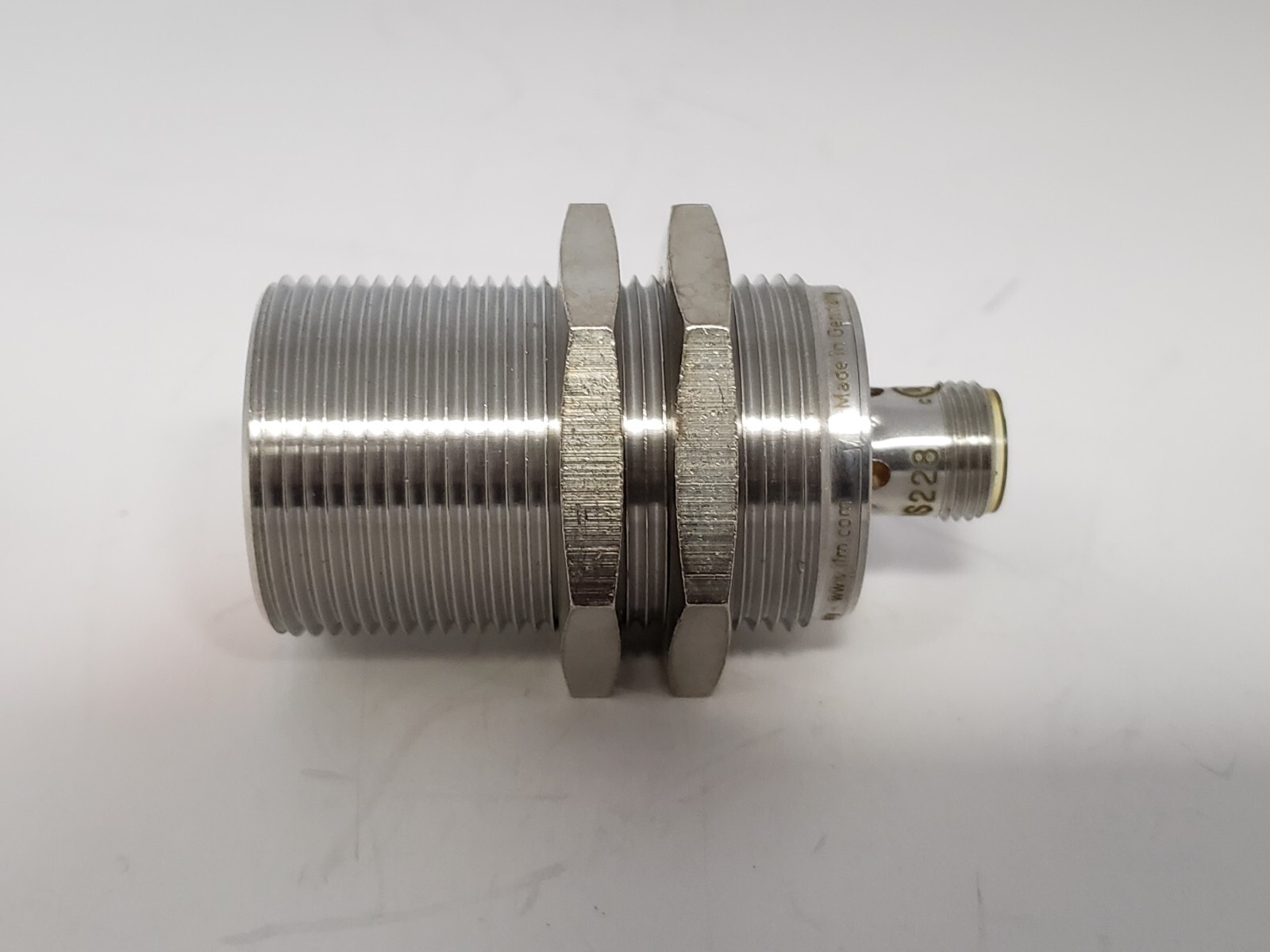 IFM ELECTRONIC IIS228 INDUCTIVE SENSOR CYLINDRICAL 3 PIN