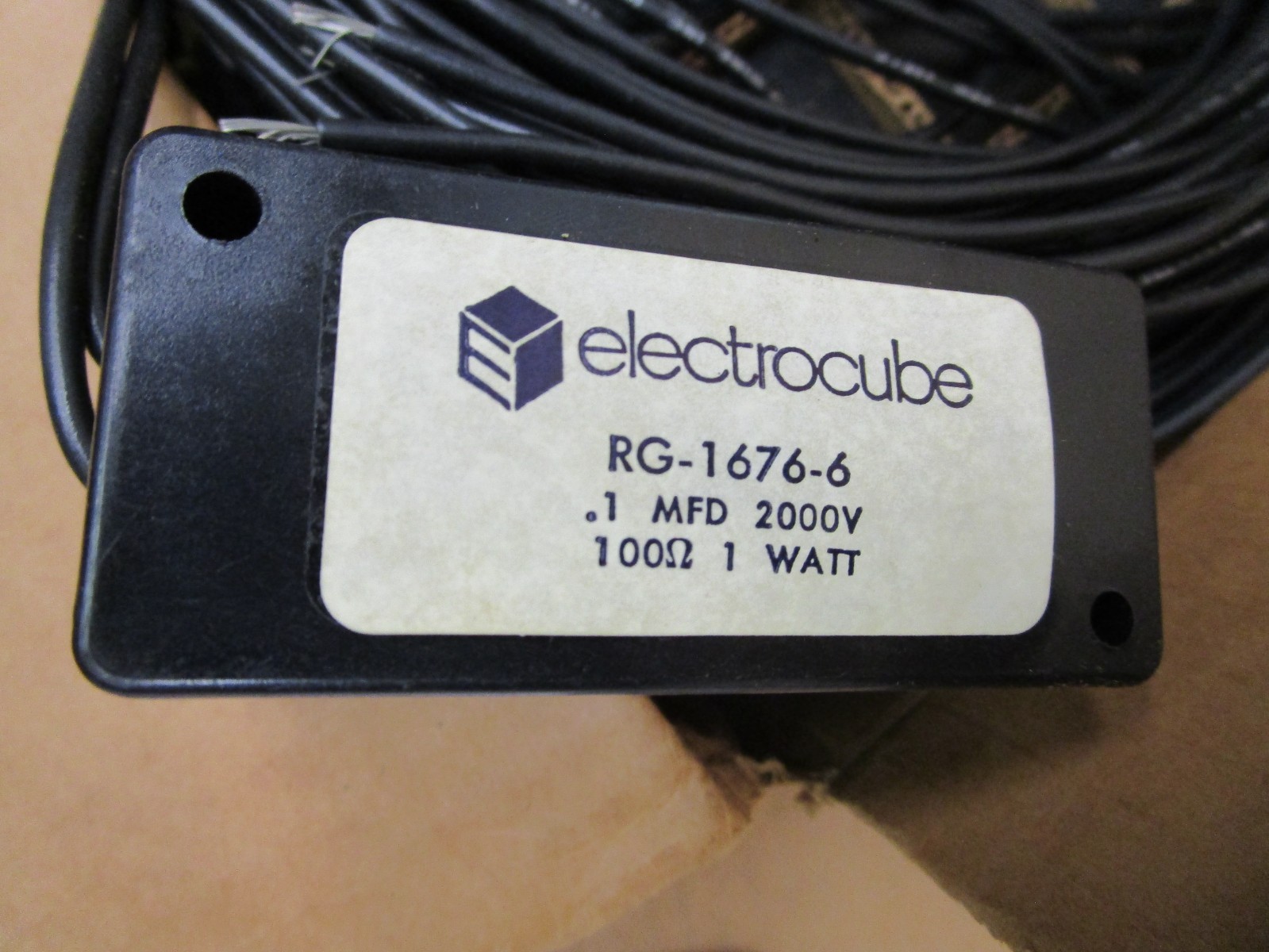 New Open Box of 25 Pieces Electrocube RG-1676-6 100Ohm 1W .1 MFG 2000V 51463LR
