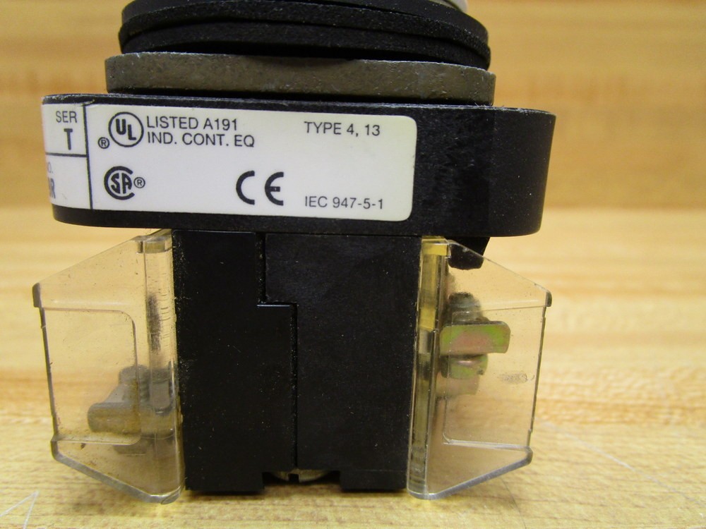 Allen Bradley 800T-FXTQH24RA1 Button 800TFXTQH24RA1 W/800T-XA & 800T-Blank