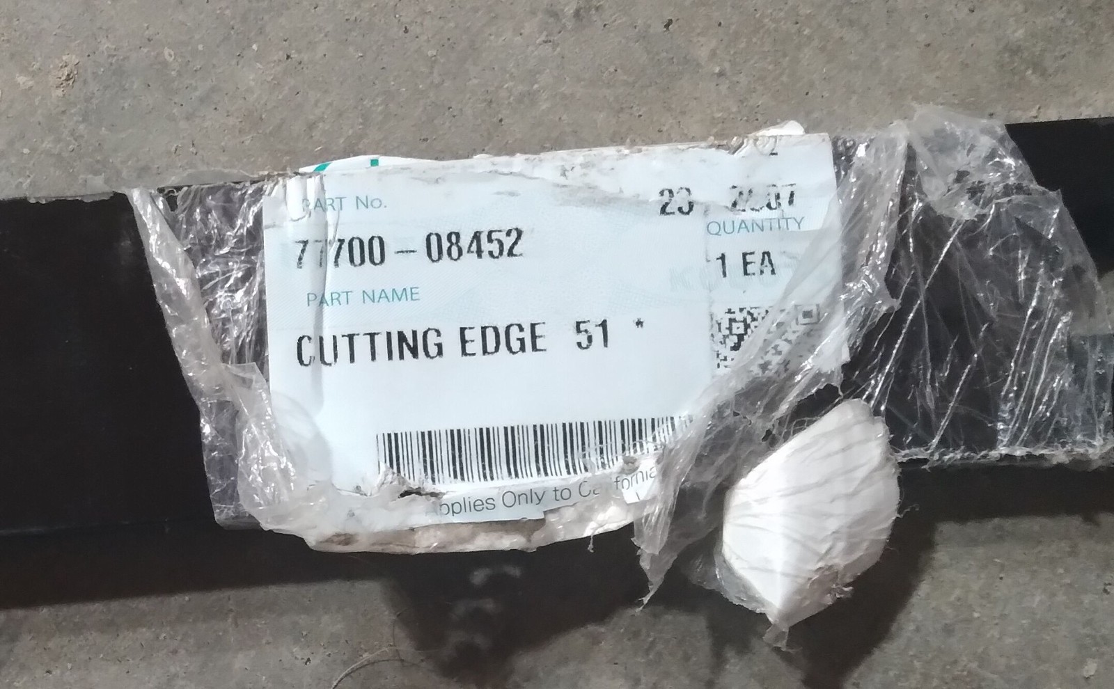 1 NEW KUBOTA 77700-08452 51” SNOWBLOWER CUTTING EDGE NNB ***MAKE OFFER***