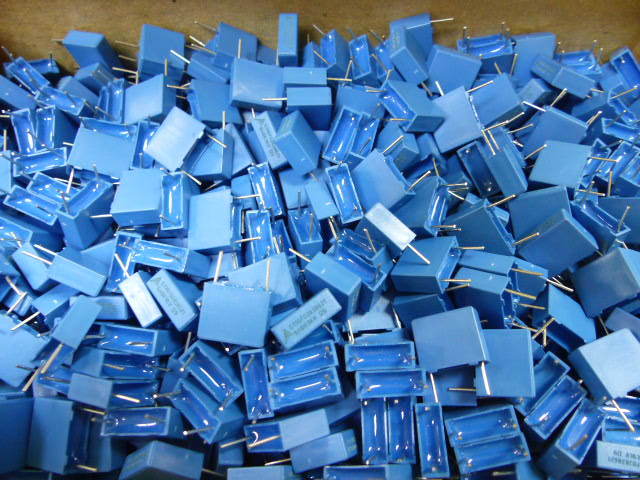EPCOS B32621A682K Qty of 150 per Lot FILM MKP P10 6.8NF 1000V 10%; Cap Film 0.0