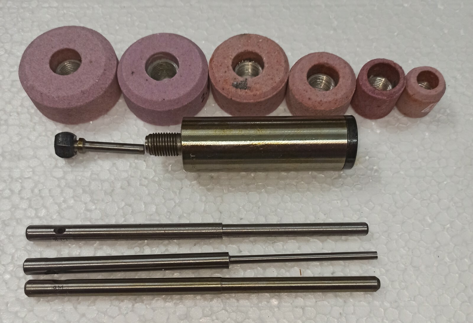 VALVE SEAT GRINDER STONE HOLDER BLACK&DEKR + STAR DRIVE WITH 3 PILOTS & 6 STONES
