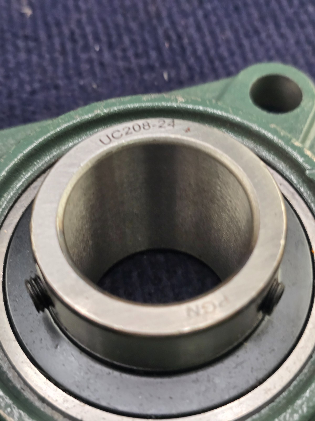 PGN F208 4-Bolt Square Flanged Pillow Block, UC208-24 1-1/2″ Bore Bearing Insert