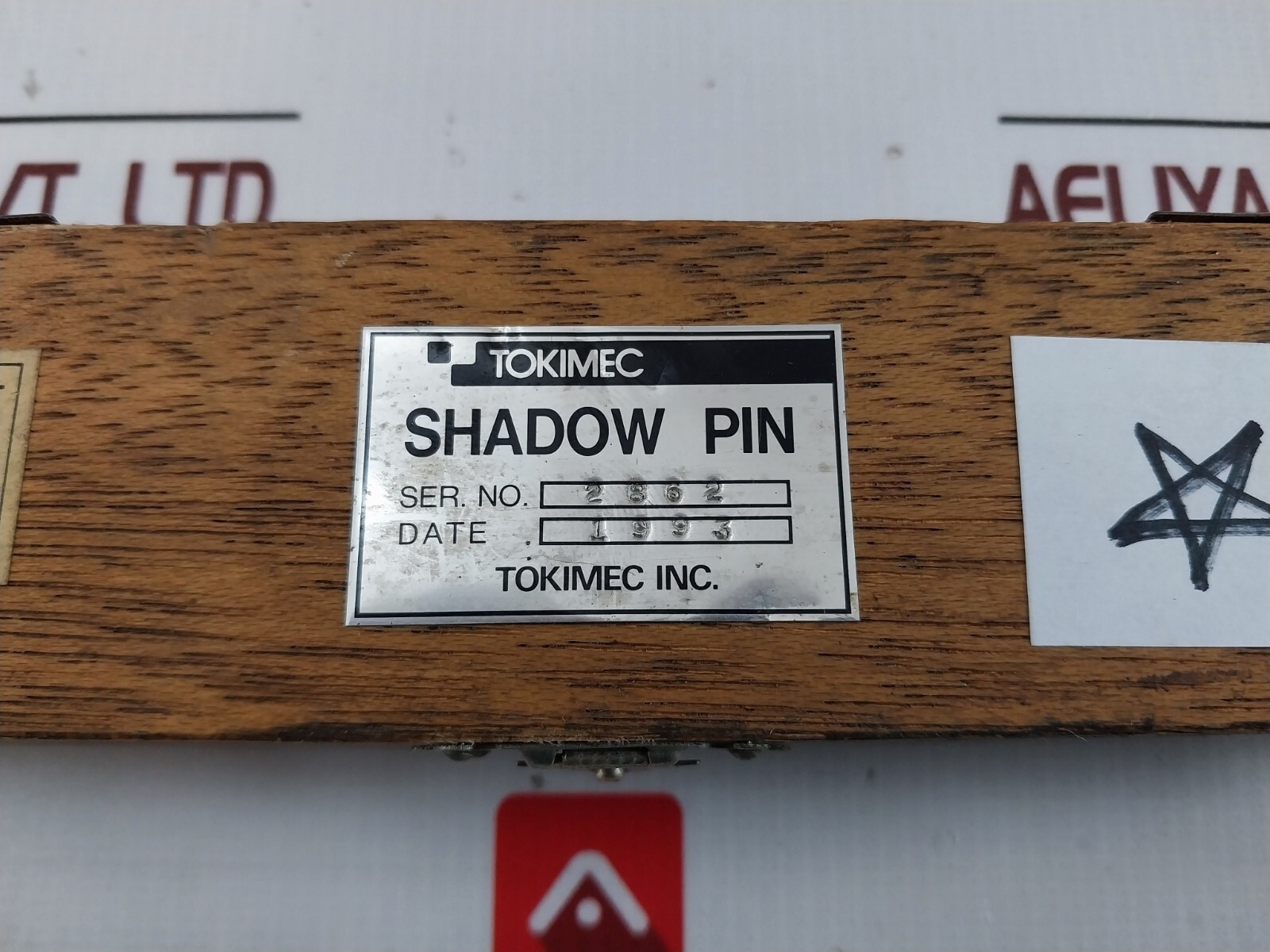 TOKIMEC Shadow Pin