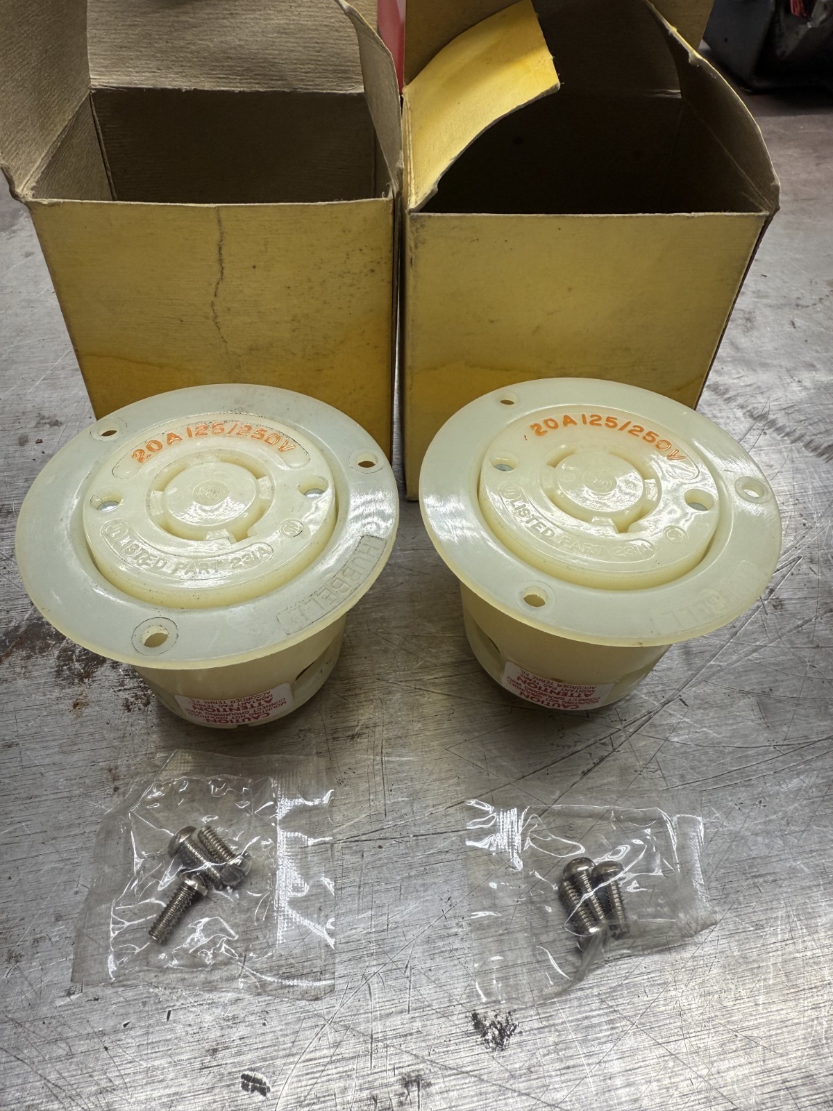 LOT OF (2) NEW OPEN BOX HUBBELL 20A 125/250V TWIST LOCK RECEPTACLES HBL231A