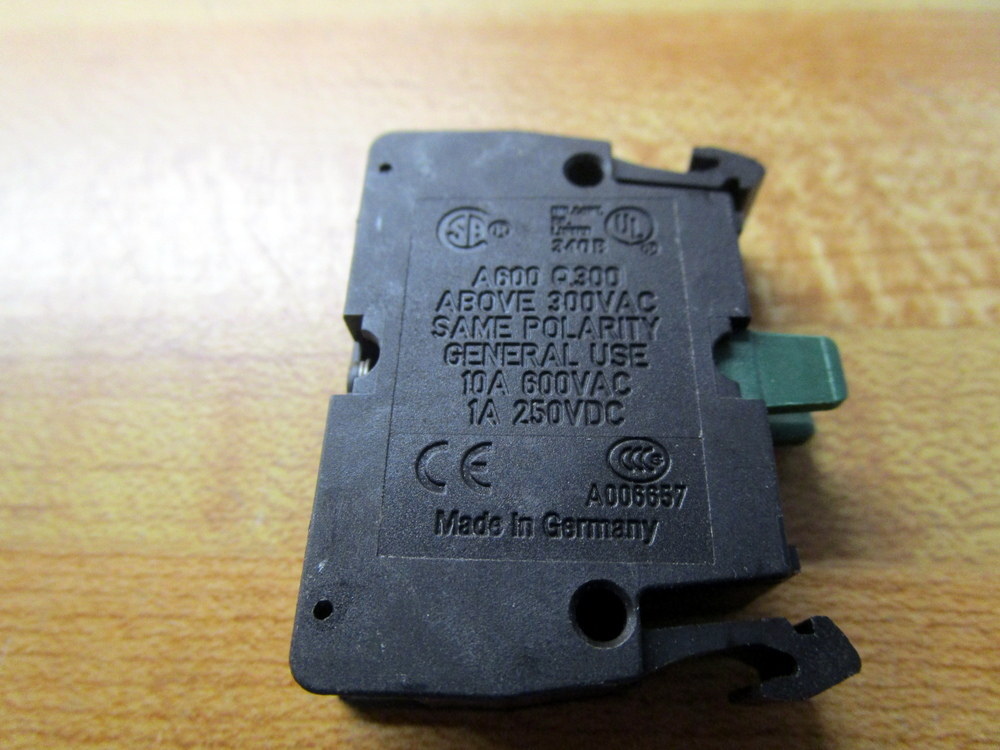Moeller Klockner M22-CK10 Eaton Contact Block M22CK10 (Pack of 3)