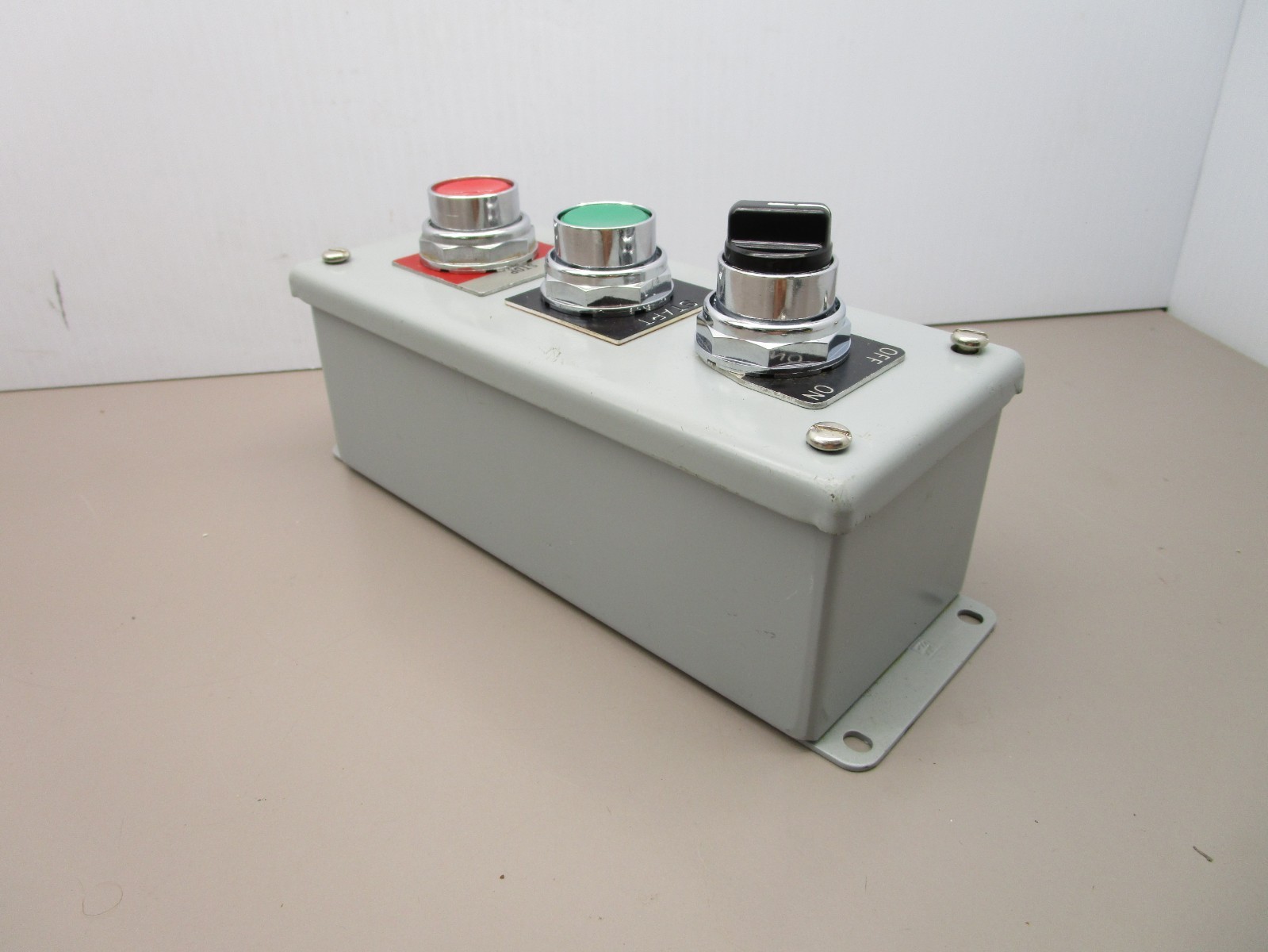 Hoffman E-3PB Push Button Enclosure with Switches OFF-ON / Start / Stop