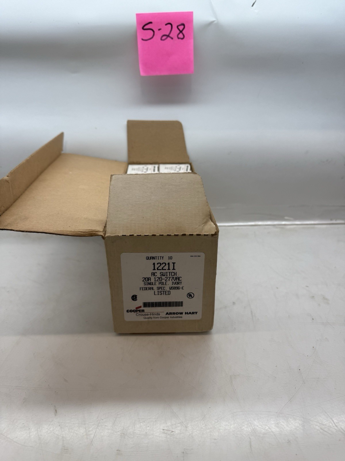 COOPER ARROW-HART AH1221I AC SWITCH 20A 120-277VAC SINGLE POLE IVORY Box Of 10