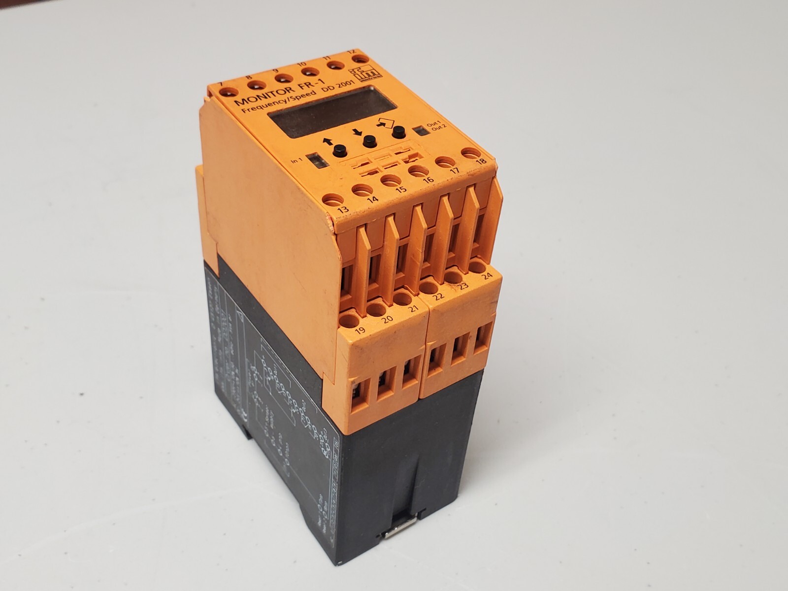 Efector IFM Electronic Frequency/Speed Monitor FR-1, DD2001