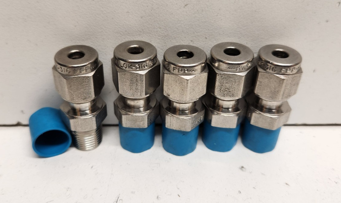 LOT OF 5 NEW NO BOX! SWAGELOK 3/16″ TUBE OD X 1/8″NPT MALE CONNECTORS SS-300-1-2