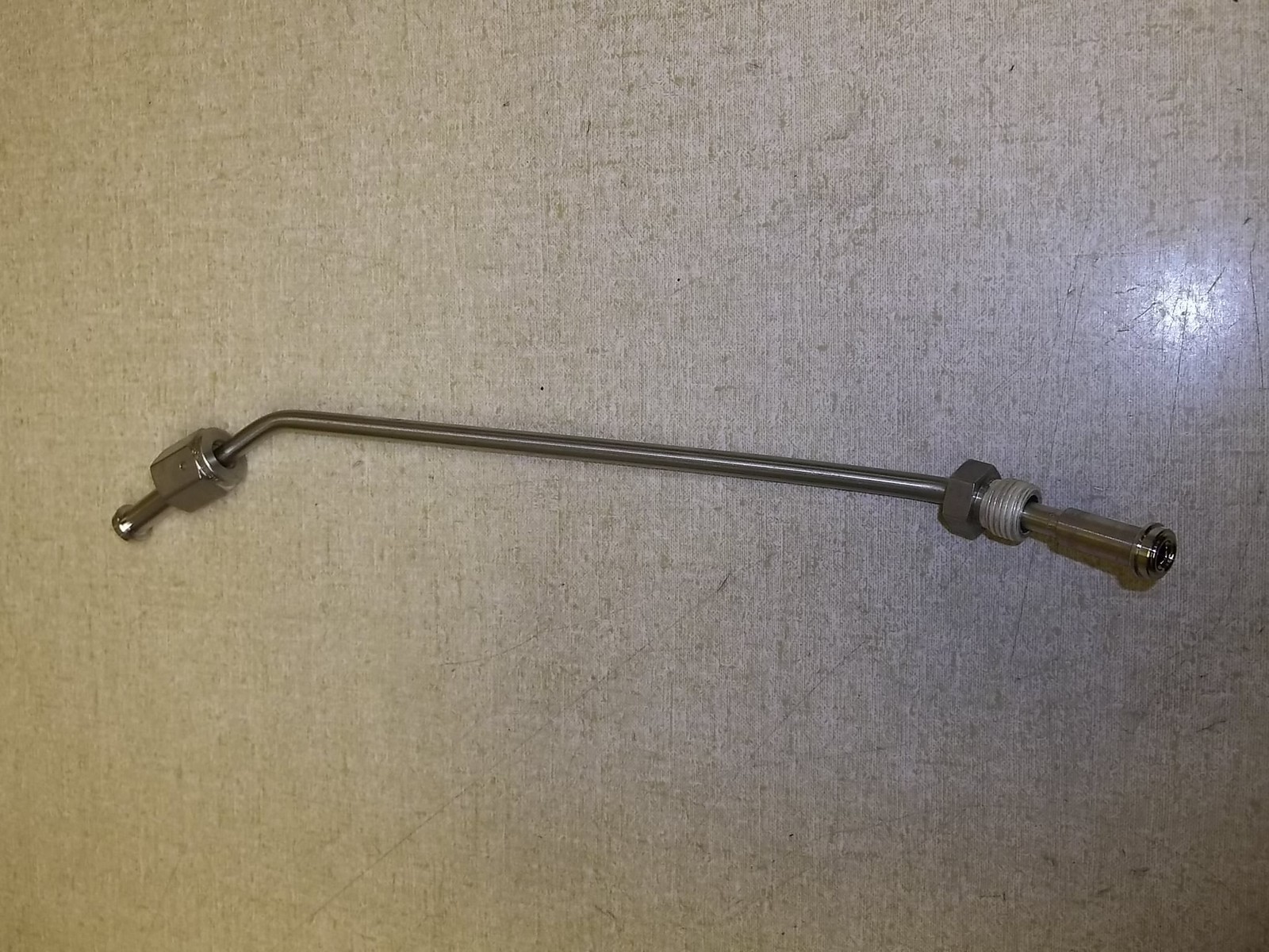 NEW Swagelok Metal Tube with Nuts 13-1/2″ *FREE SHIPPING*