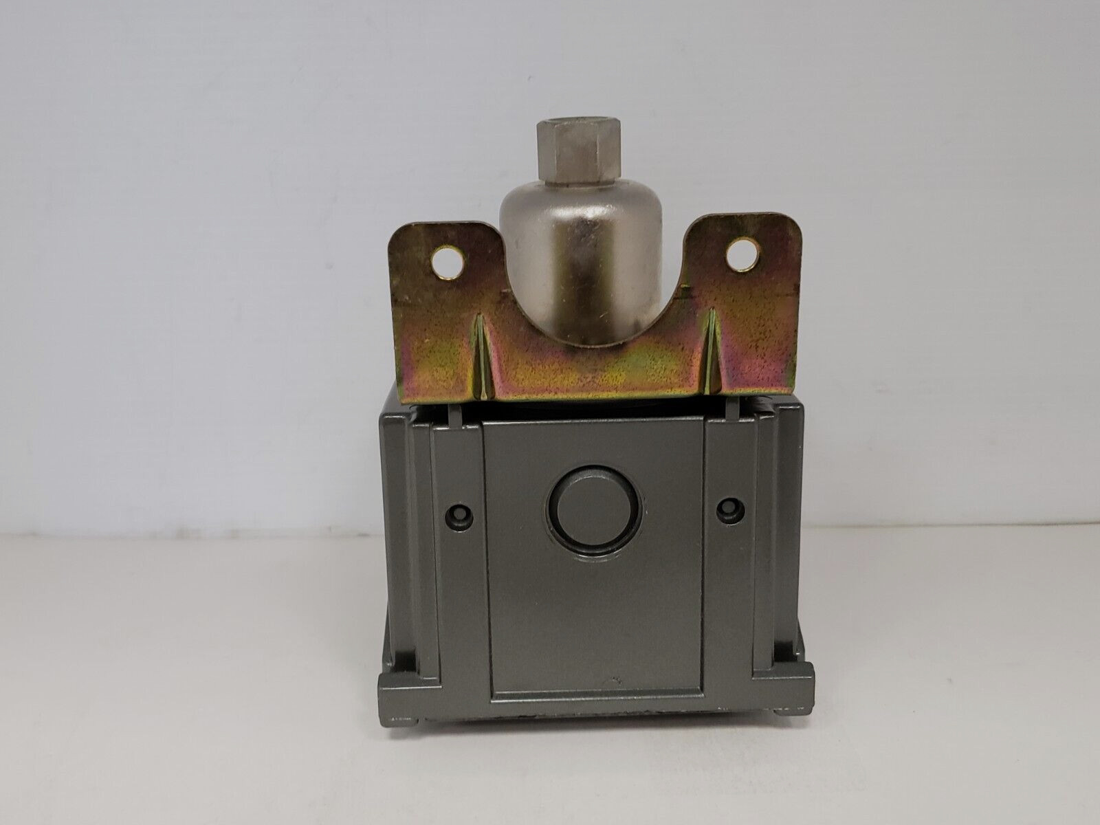 UNITED ELECTRIC J302 8208 9623 144 PRESSURE SWITCH 15A 125/250 VAC NIB