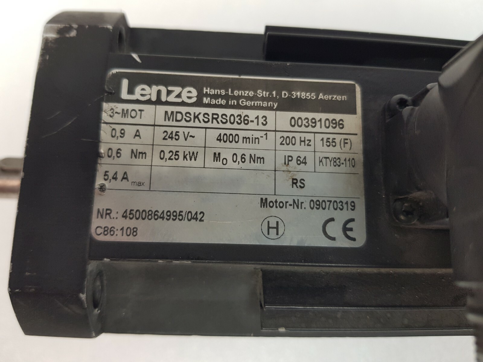 LENZE SERVO MOTOR MDSKSRS036-13