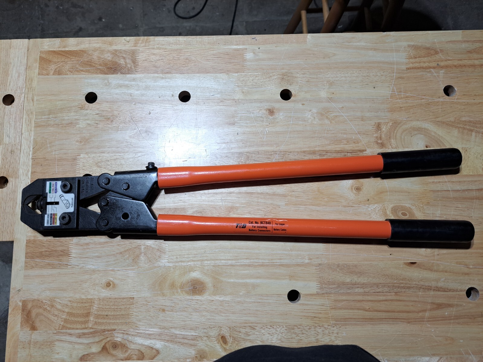 THOMAS & BETTS BCT840 Battery Lug Crimping Tool Complete With 4 Ga – 4/0 Ga Die