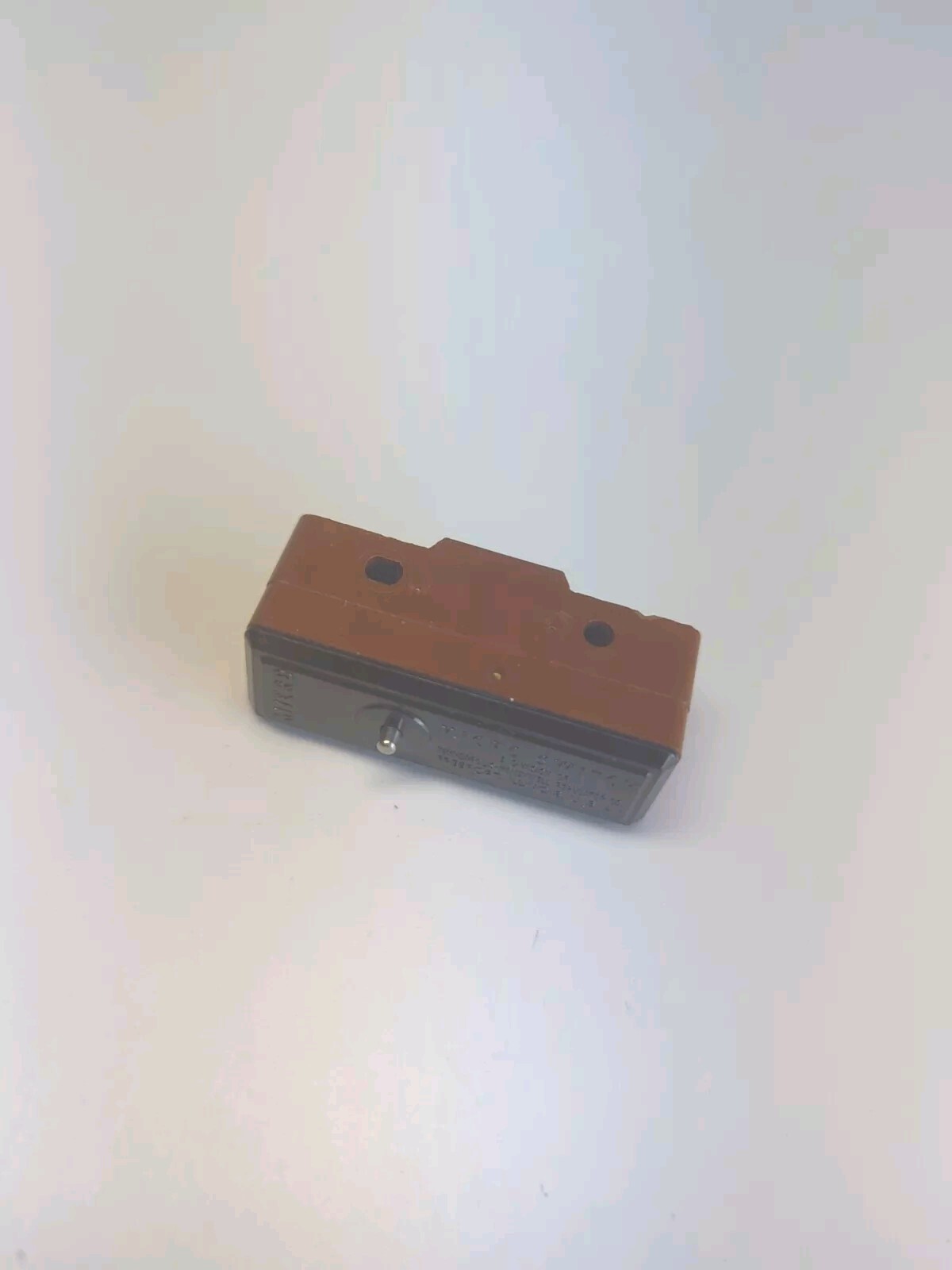 Micro Switch Model 800688 Switch W/Pin Plunger Snap Switch 3 Terminal New No Box