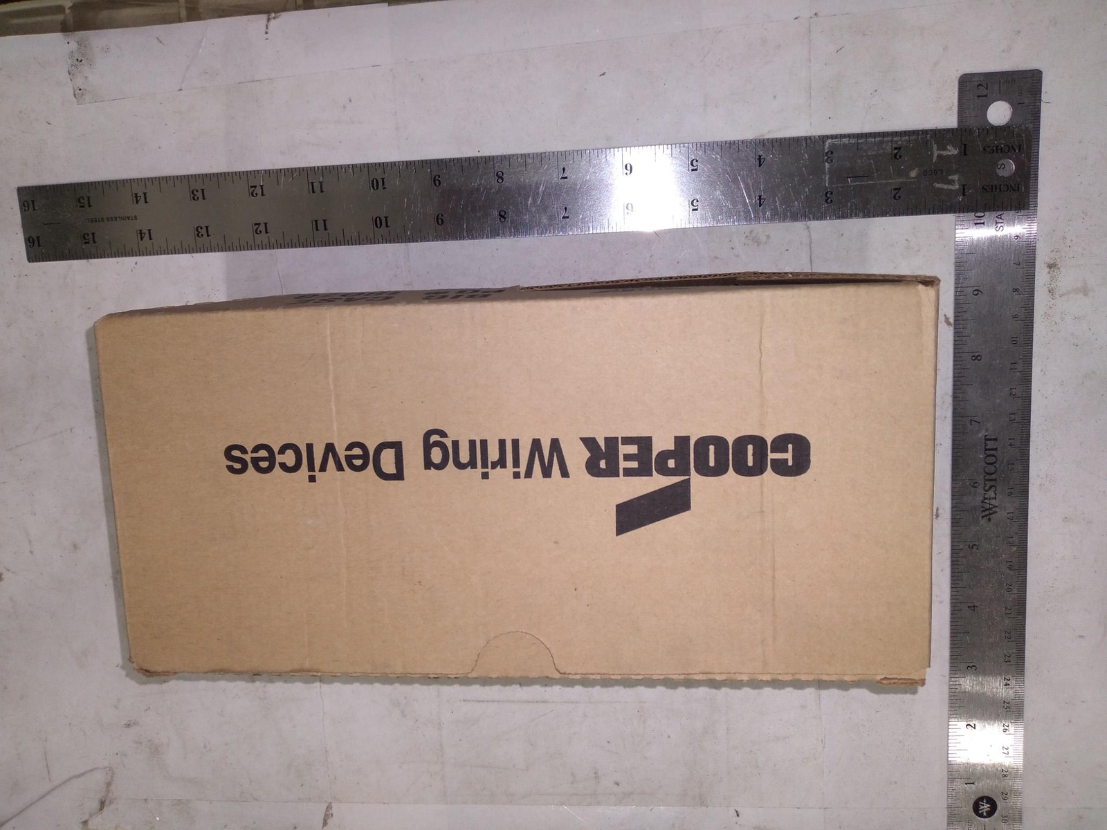 COOPER ARROW HART AH1221V SINGLE POLE/SWITCH 20A 120/277V AC/CA ’10 IN BOX’