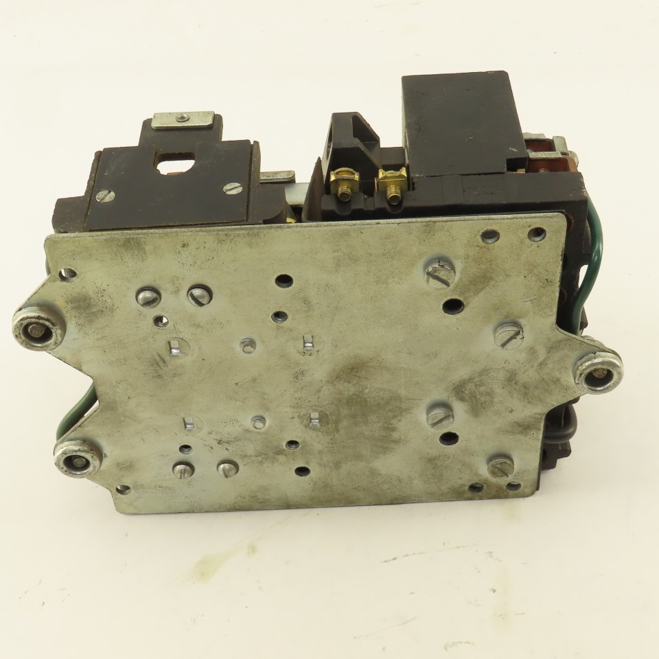 Square D Class 8536 Type SG20B Magnetic Contactor 208/220V Coil