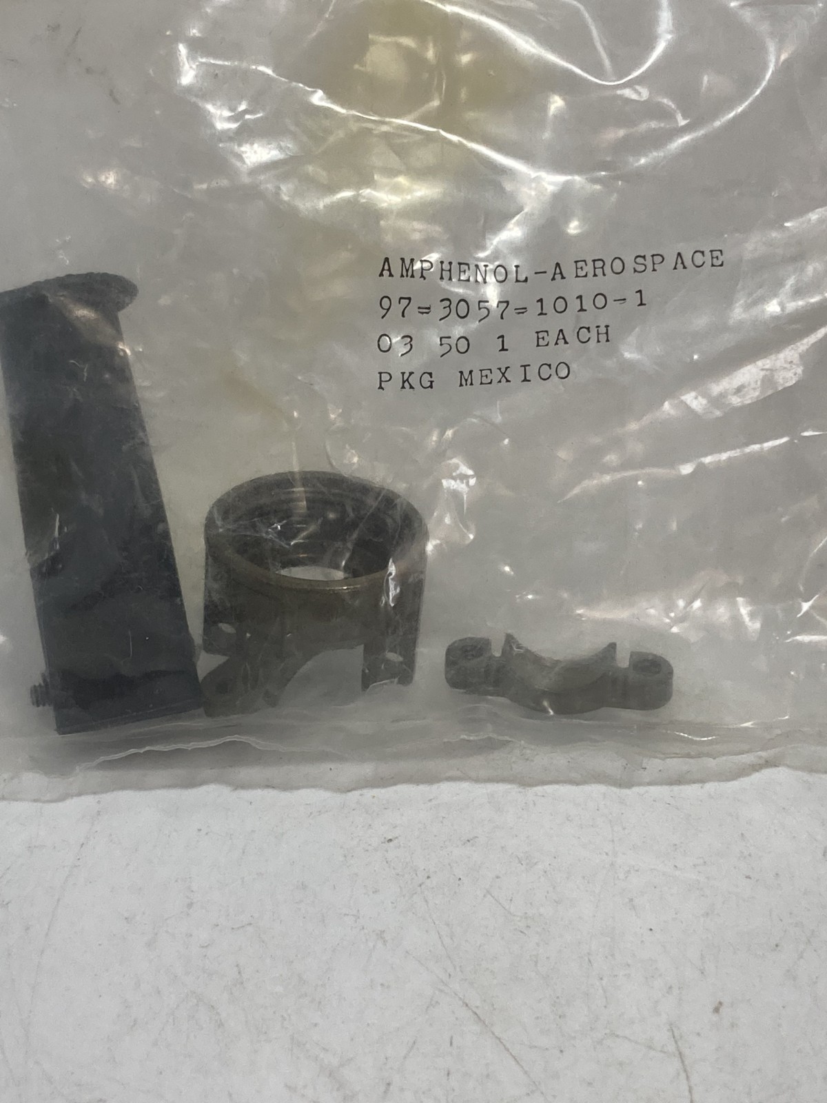 AMPHENOL 97-3057-1010-1 CONNECTOR CLAMP SET NIB