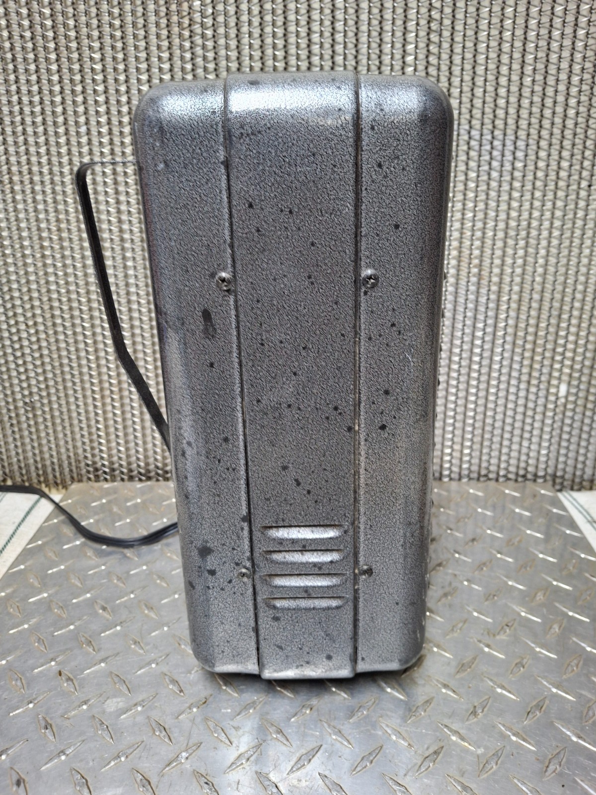 Utilitech H-3013 1500Watt Utility Electric Fan Space Heater w Thermostat 0485218