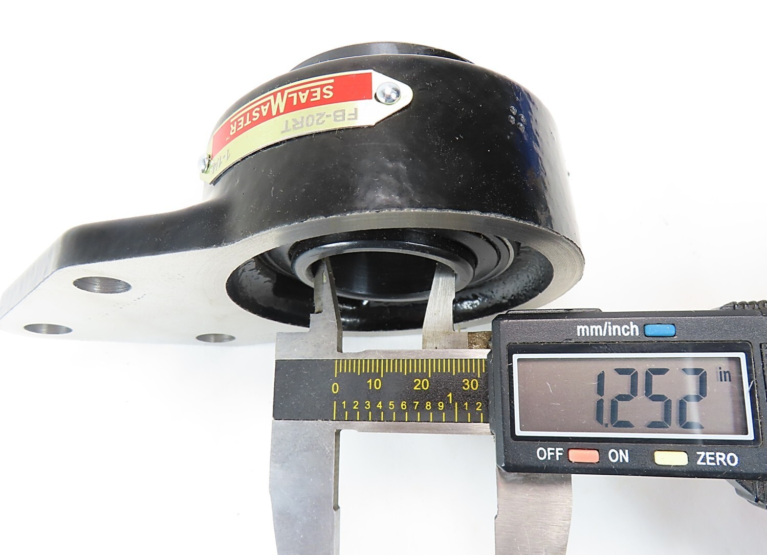 Sealmaster FB-20RT Gold Line 3 Bolt Bolt Flange Bracket Bearing 1 1/4″ Bore NIB