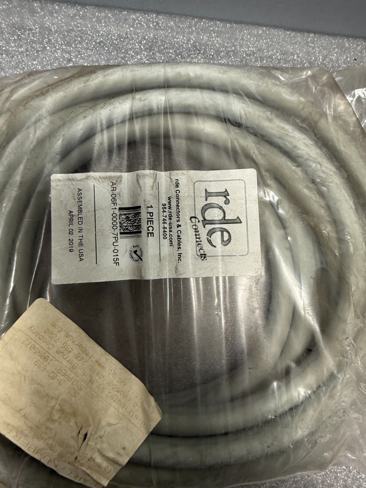 RDE Connects AR-06F1-0000-7PU-015F Connector Cable 15 Feet