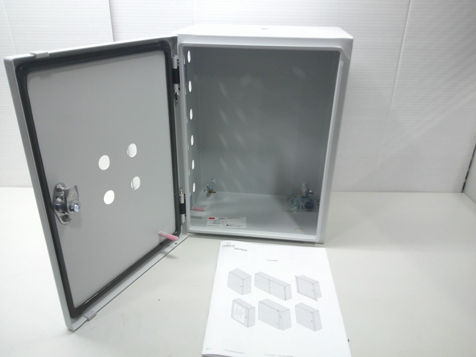 NEW Hoffman nVent CSD16128LG Special Enclosure Light Grey Steel G0627