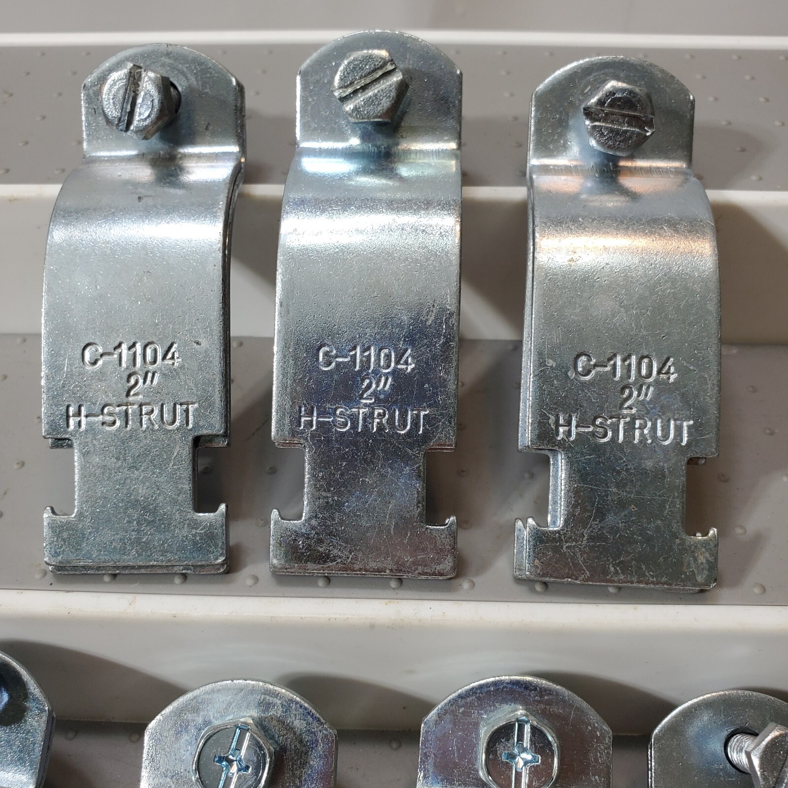 Mixed Lot Rigid Pipe Clamps 9 Steel Strut Clamps 3/4″ – 2.5″