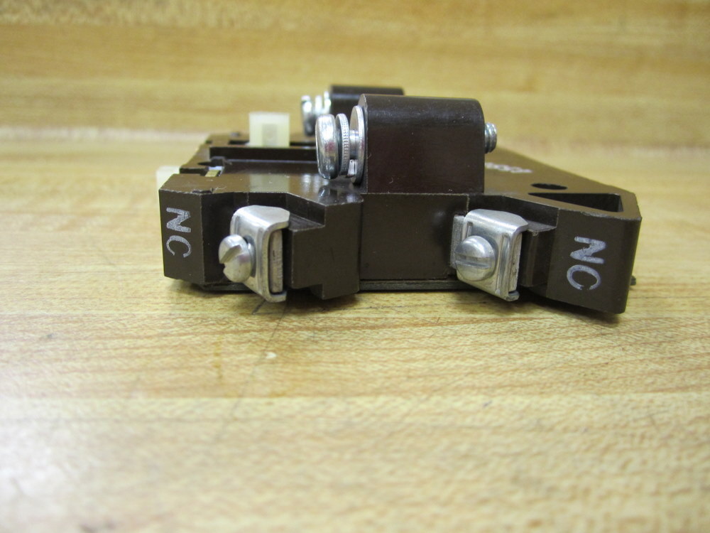 Cutler Hammer C320KB8 Auxiliary Contact
