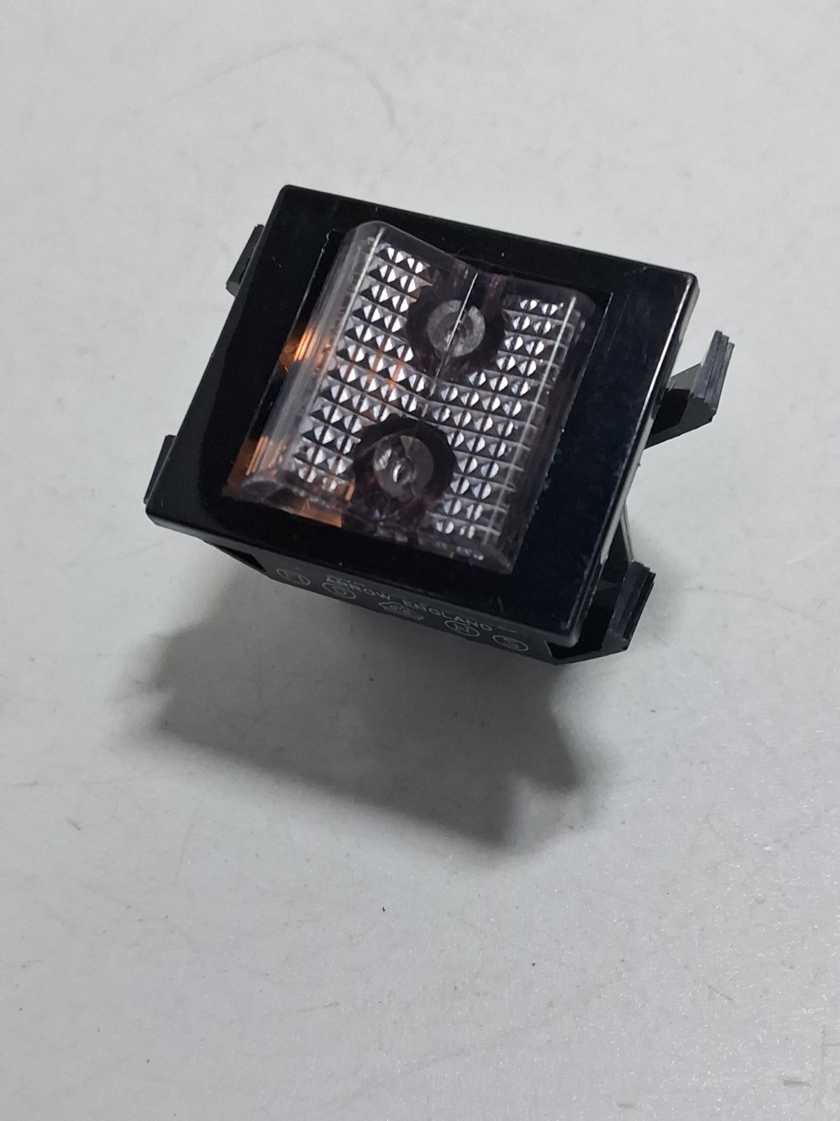ARROW HART 2600W11E ROCKER SWITCH ILLUMINATED 16A 125VAC NNB