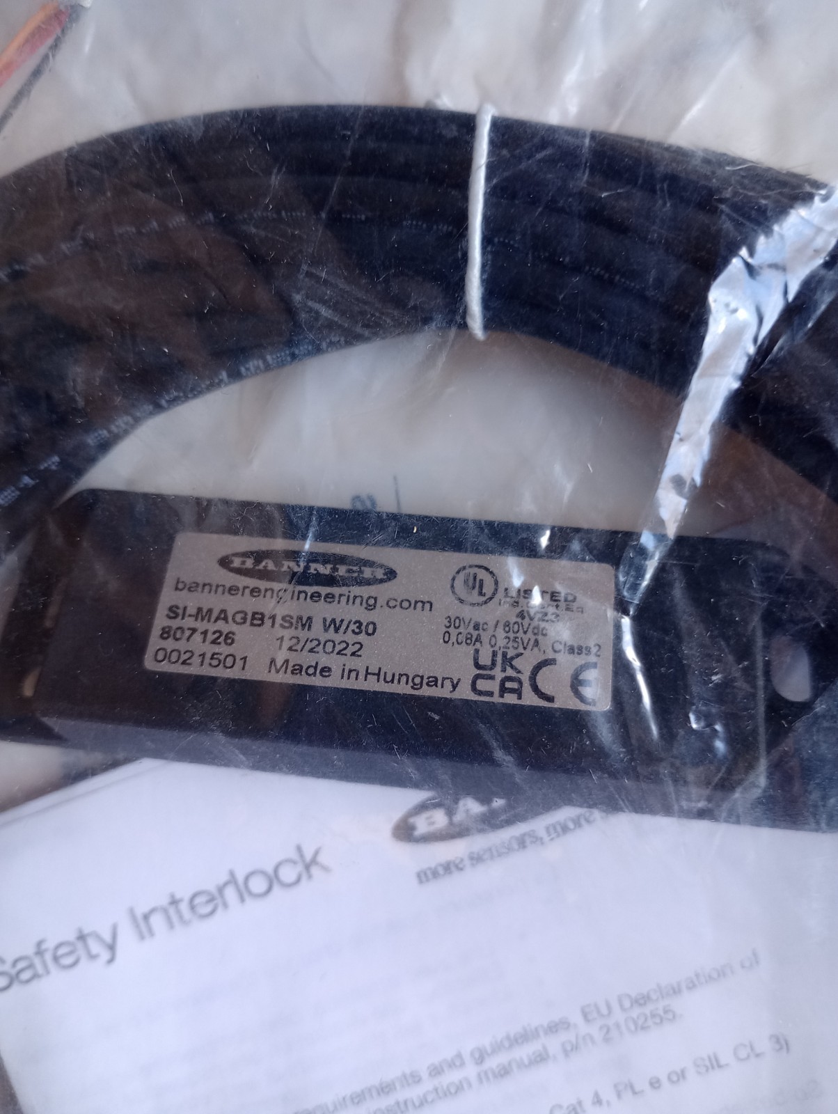 Banner 807126 SI-MAGB1SM W/30 Safety Switch Kit 30Vac/60Vdc 0.08A 0.25VA, Class2