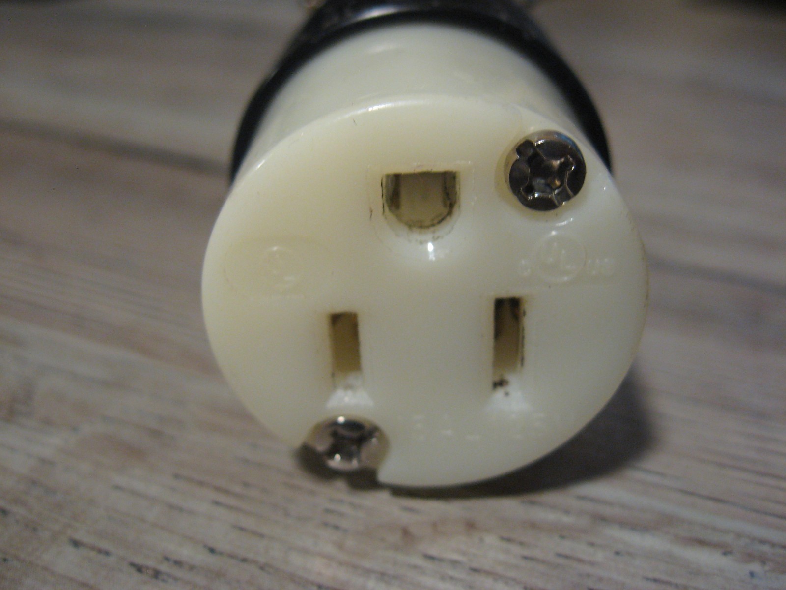 NEW Pass & Seymour Female Straight Blade Connector – 15A 125V Hard Duty Plug
