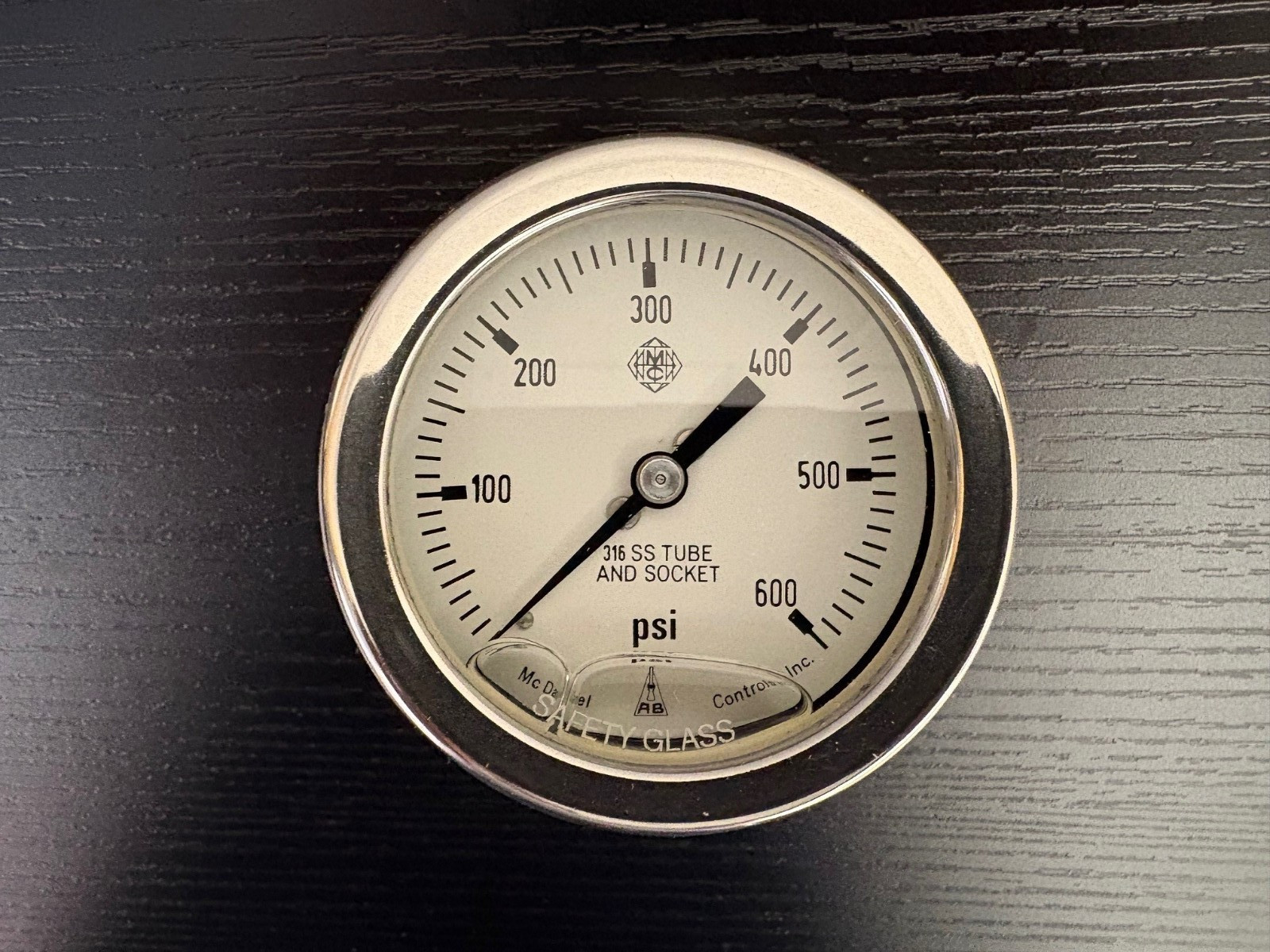 McDaniel Controls Gauge Lower Mount 0-600 PSI 1/4″ NPT KIL