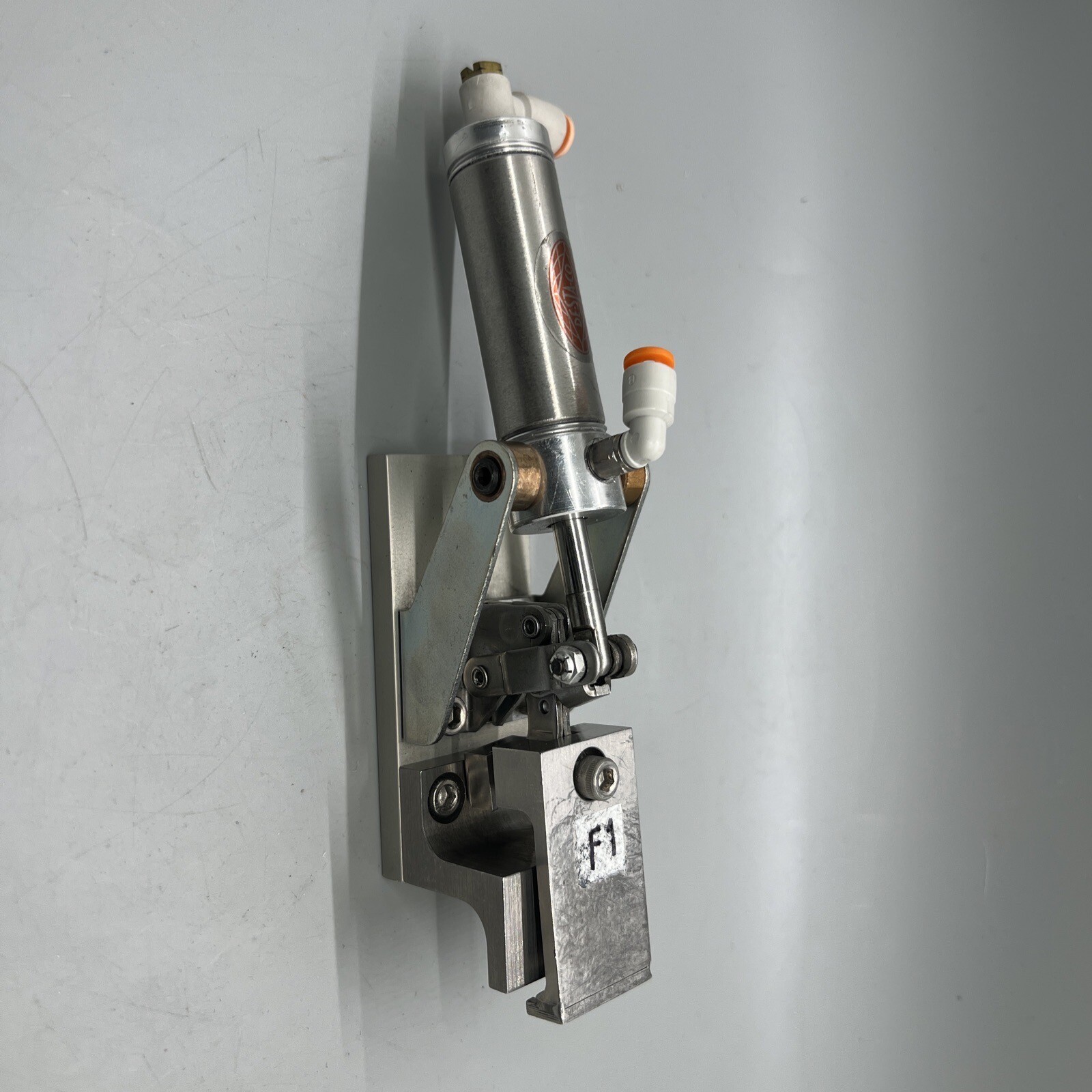 Swing Pneumatic Toggle Clamp De Sta Co 812-U / 812010 MR Hardware Cl169