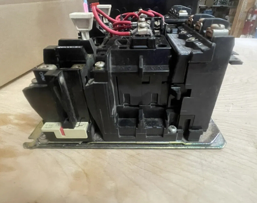 Allen-Bradley 520E-A0D, Size 0, Reversing Starter w/ 120V Coil SERIES c