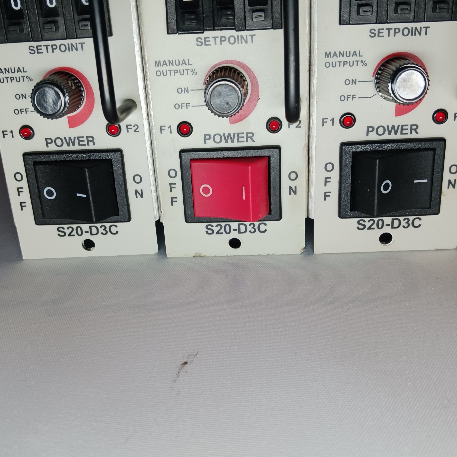ITC S20-D3C Process Temperature Controller Lot of 3 For Parts Repair As-Is