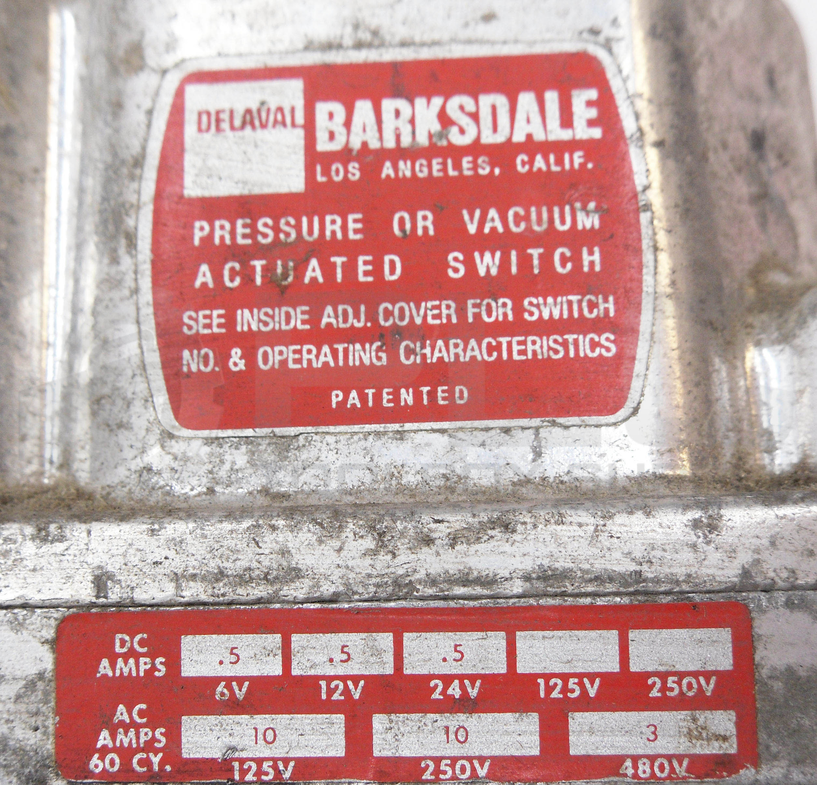 BARKSDALE D1T-H18 PRESSURE OR VACUUM ACTUATED SWITCH 10A 480VAC .1-20PSI 60PSI