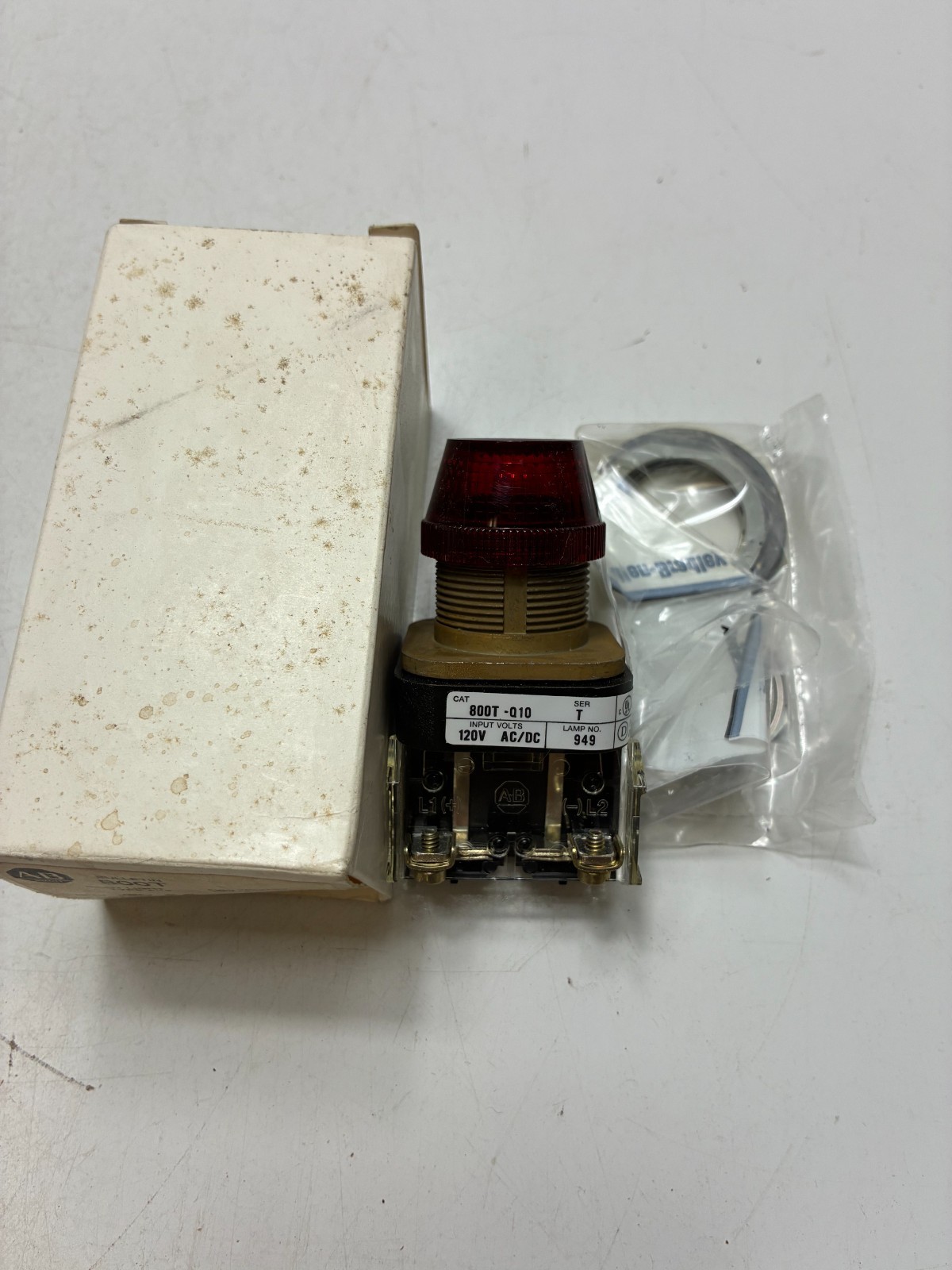ALLEN BRADLEY 800T-Q10R PILOT LIGHT RED FULL VOLTAGE SERIES T 120V
