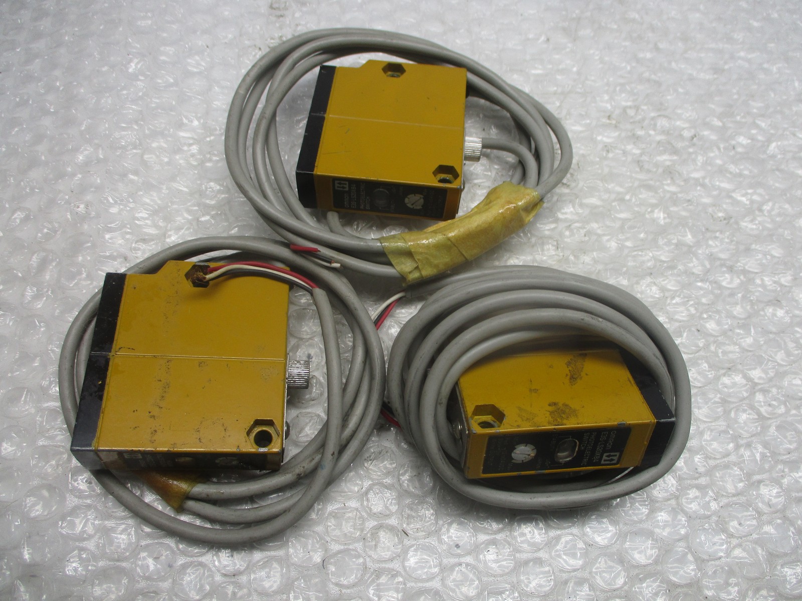 OMRON E3S-LS20XB4 SWITCH LOT OF 3 UNMP