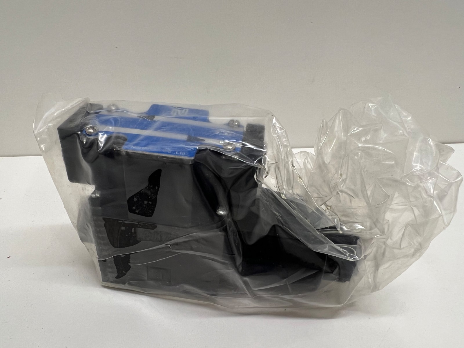 NEW OLD STOCK! NORTHMAN SOLENOID DIRECTIONAL VALVE SWH-G02-C4B-R120-10-N
