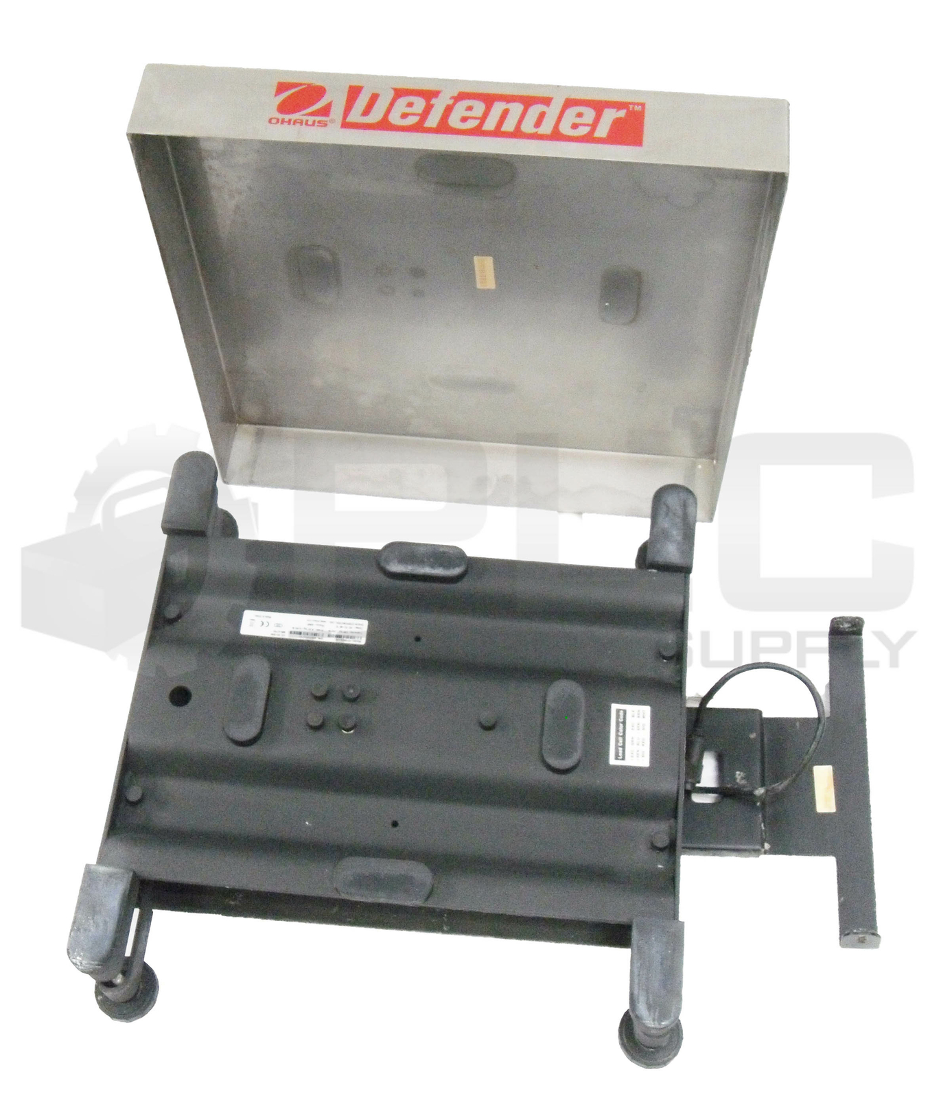 OHAUS CORP. D100QLUS DEFENDER SCALE BASE CAPACITY: 100KG/250LB 18″ x 18″ *READ*