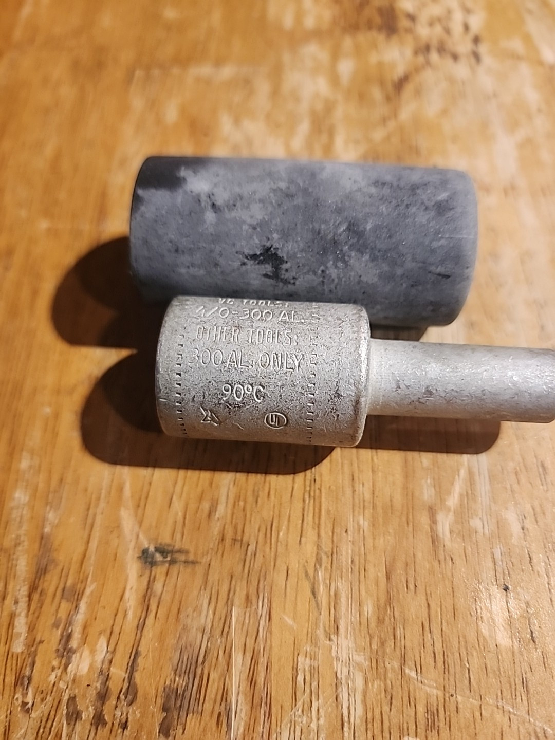 New Old Stock Versatile CEP-300, Crimp-on Pin, Aluminum, 4/0-300Al. VC TOOL