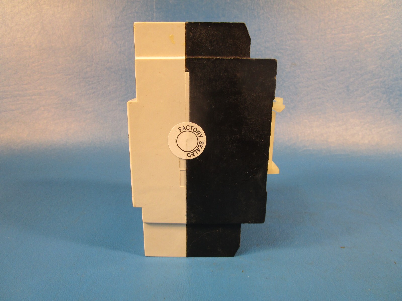 Cutler Hammer GI2050G7, Circuit Breaker, 240 VAC, 2 Pole, 50 A, DIN Rail Eaton