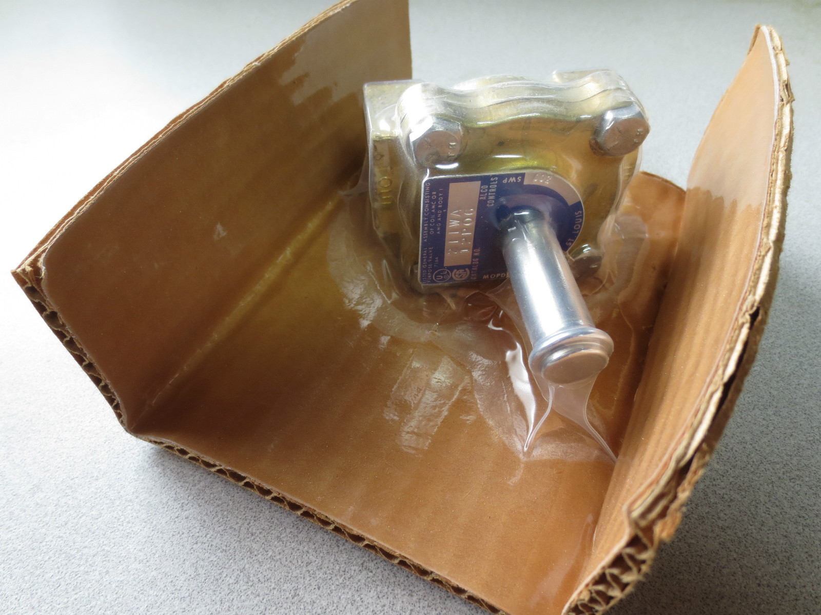 ALCO CONTROLS 211WA 12P06 WATER SERVICE SOLENOID VALVE 3/4′ 12.3 GPM NEW SURPLUS