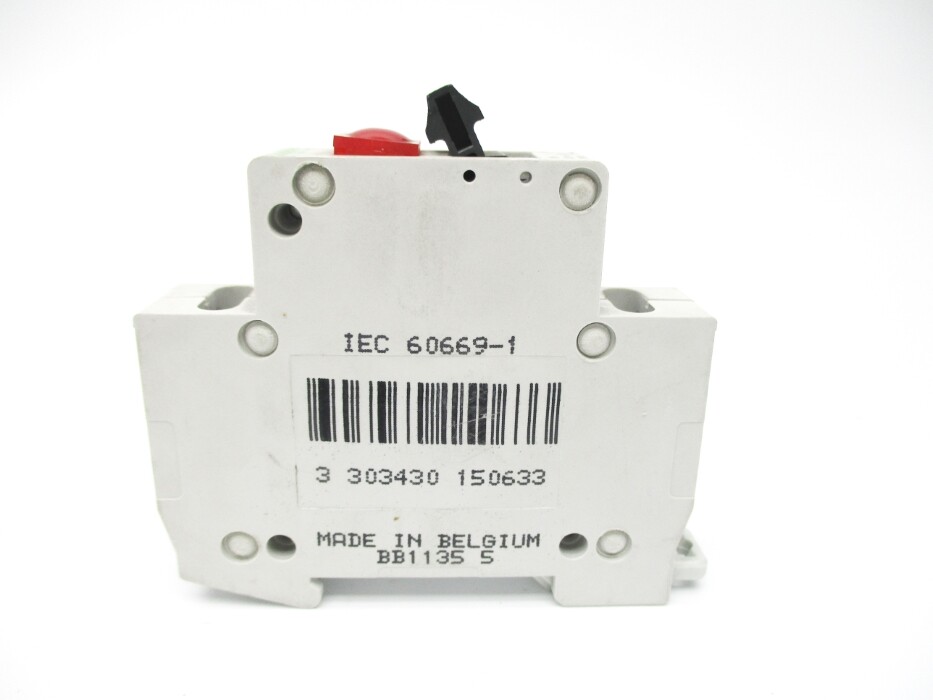 SCHNEIDER ELECTRIC 15063 20A 250V UNMP