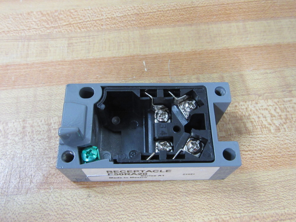 Cutler Hammer E50RA20 Eaton Receptacle